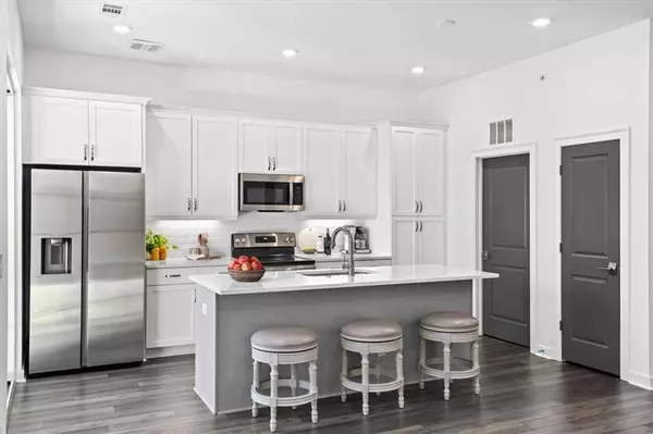 137 Devore RD #210, Alpharetta, GA 30009