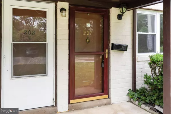 810 N FORKLANDING RD #207, Maple Shade, NJ 08052