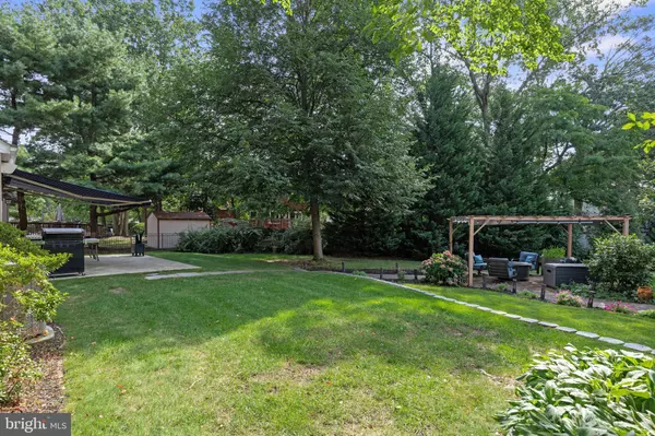 104 KNOTTY OAK DR, Mount Laurel, NJ 08054