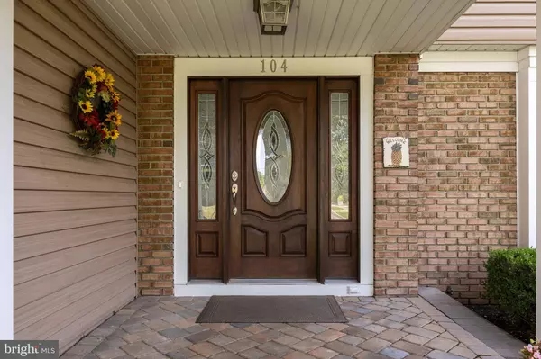 104 KNOTTY OAK DR, Mount Laurel, NJ 08054