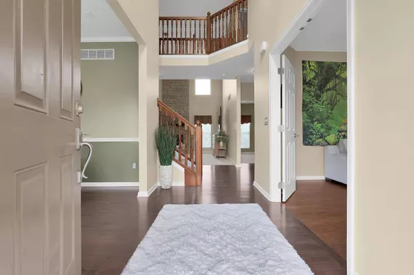 2221 Orangelake Drive, Lewis Center, OH 43035