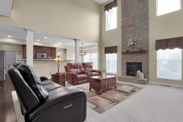 2221 Orangelake Drive, Lewis Center, OH 43035