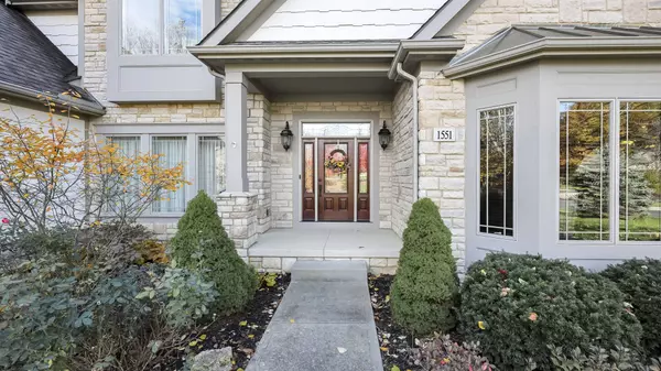 1551 Riverwood Ln, Powell, OH 43065-6103