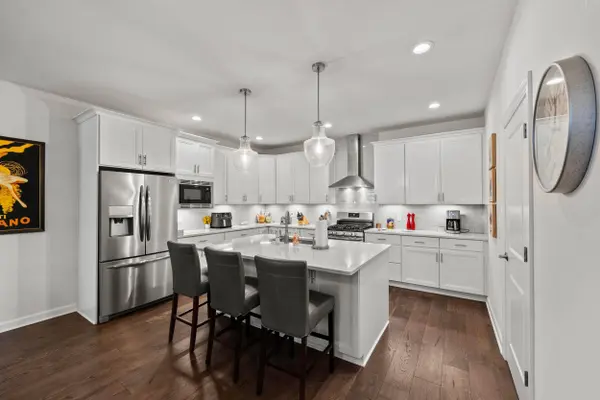 7678 Gateway Boulevard, Powell, OH 43065