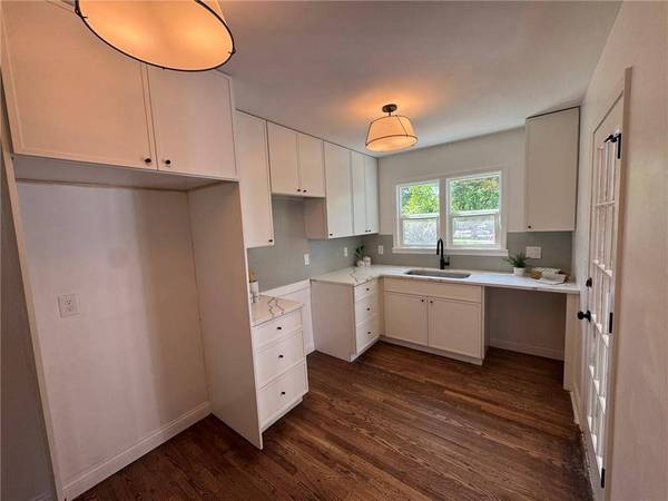 6724 Laurel ST, Raytown, MO 64133