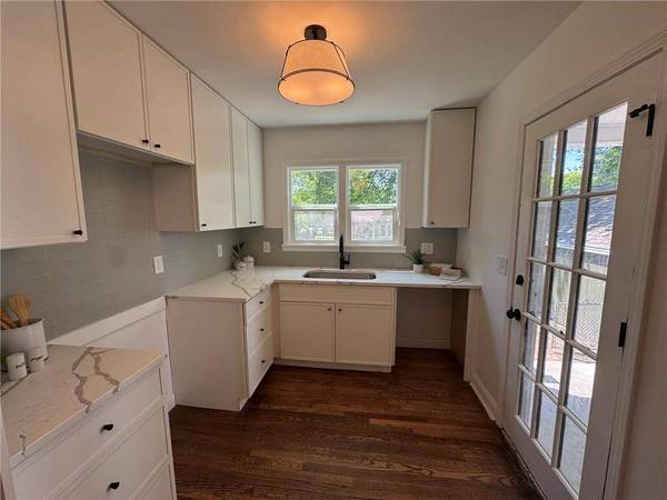 6724 Laurel ST, Raytown, MO 64133