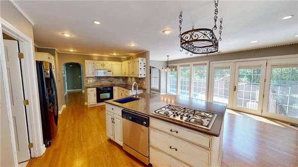 5104 S Yuma CT, Independence, MO 64055