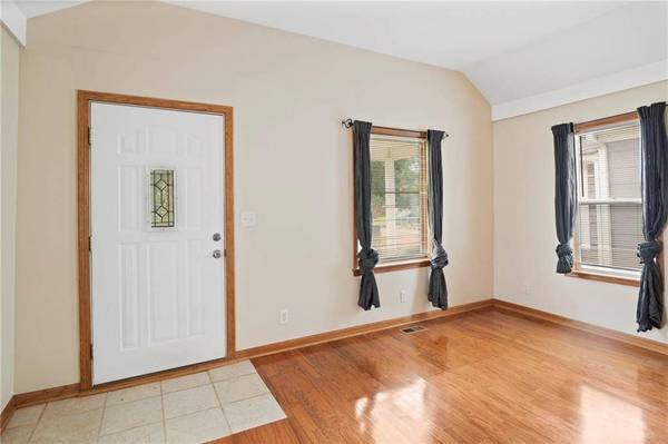 4408 State Line RD, Kansas City, KS 66103