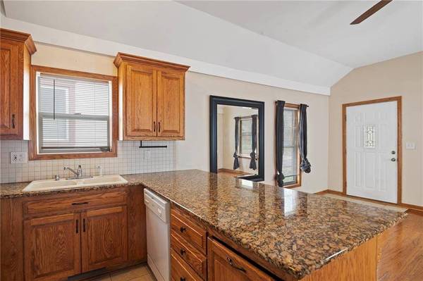 4408 State Line RD, Kansas City, KS 66103