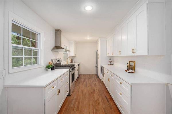 10701 Grandview RD, Kansas City, MO 64137