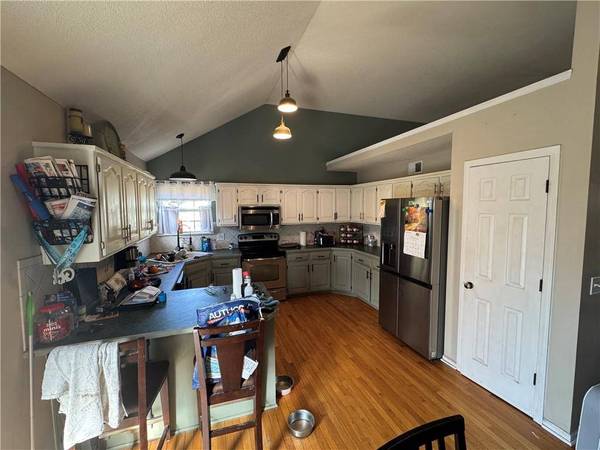 16122 S Cole ST, Olathe, KS 66062