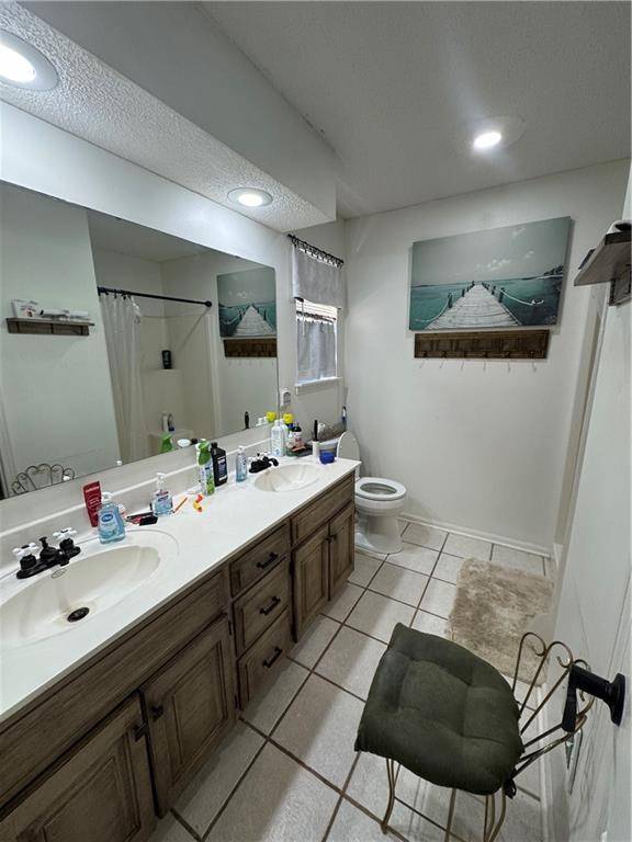 16122 S Cole ST, Olathe, KS 66062