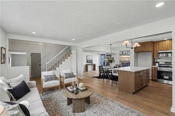 1516 E 99th ST, Kansas City, MO 64131