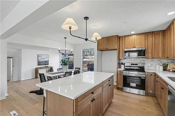 1516 E 99th ST, Kansas City, MO 64131