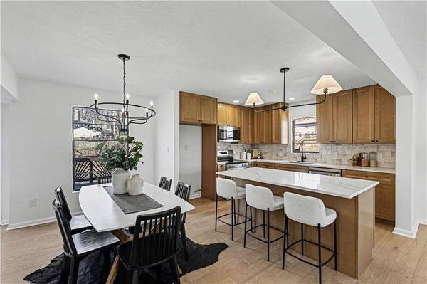 1516 E 99th ST, Kansas City, MO 64131