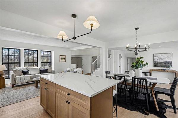 1516 E 99th ST, Kansas City, MO 64131