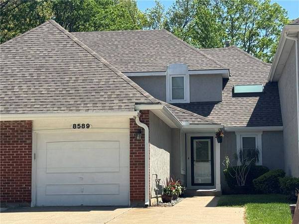 8589 Hauser CT, Lenexa, KS 66215