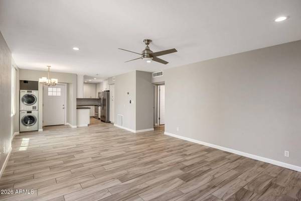102 W MARYLAND Avenue #E1, Phoenix, AZ 85013