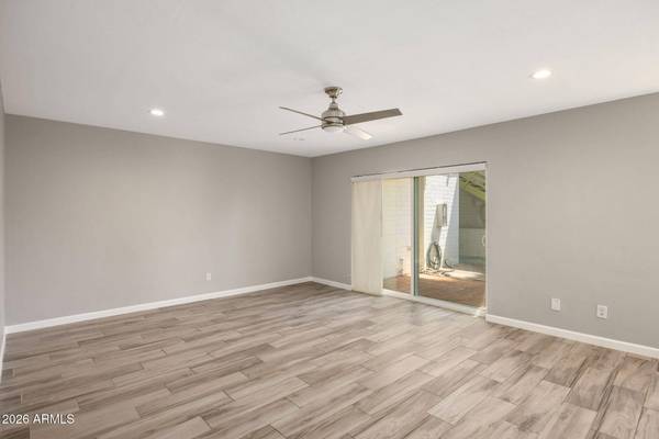 102 W MARYLAND Avenue #E1, Phoenix, AZ 85013