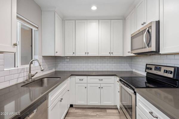 102 W MARYLAND Avenue #E1, Phoenix, AZ 85013