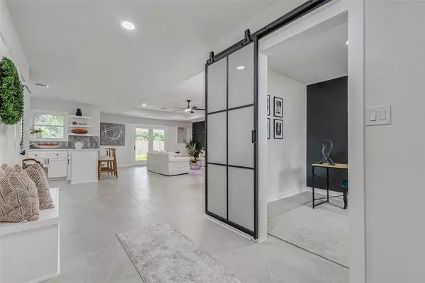 5226 Sanford RD, Houston, TX 77035