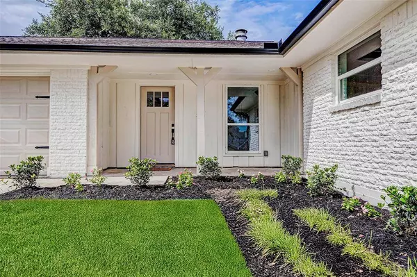 5226 Sanford RD, Houston, TX 77035