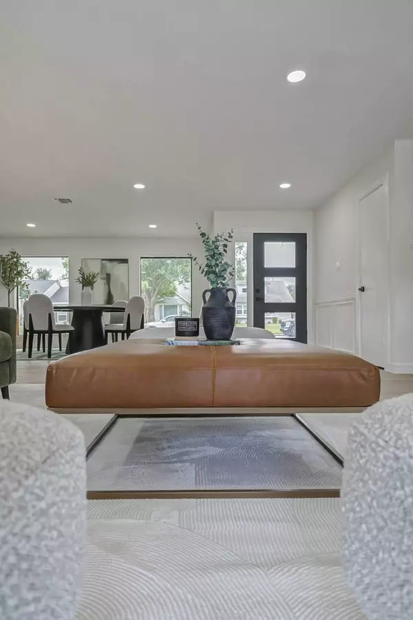 9923 Emnora LN, Houston, TX 77080