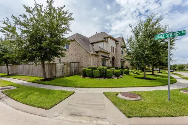 12402 Page Crest LN, Pearland, TX 77584