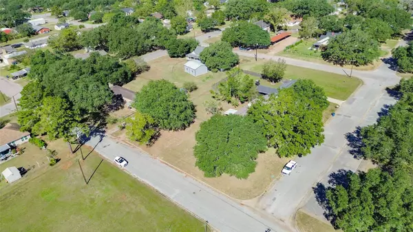 LOT 10 11TH Street, Hempstead, TX 77445