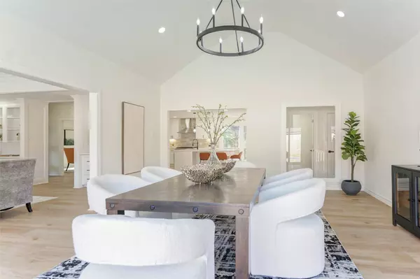 11618 Lakeside Place DR, Houston, TX 77077