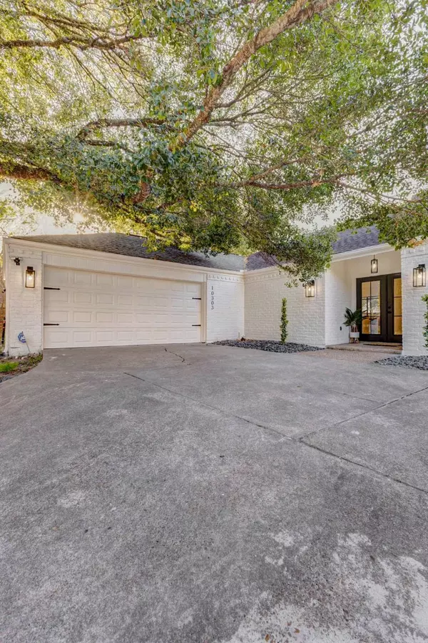 10303 Chevy Chase DR, Houston, TX 77042