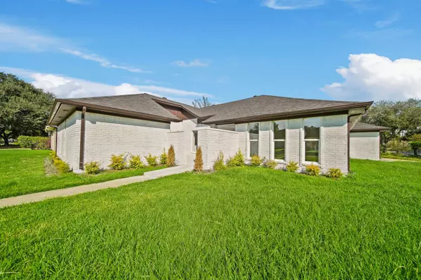 3351 S Sutton Square, Stafford, TX 77477