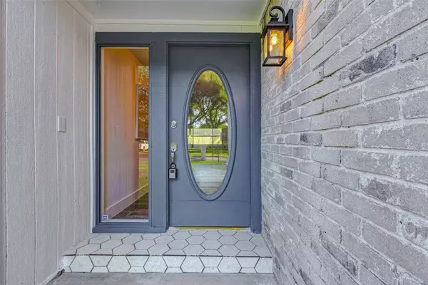 15706 Dunmoor DR, Houston, TX 77059