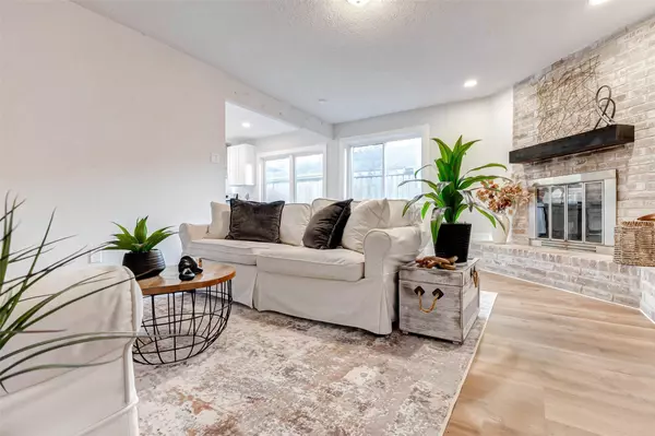 15706 Dunmoor DR, Houston, TX 77059