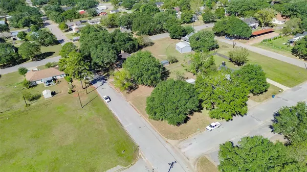 LOT 10 11TH Street, Hempstead, TX 77445