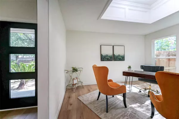 11618 Lakeside Place DR, Houston, TX 77077