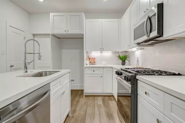 5614 Bertellis LN, Houston, TX 77091