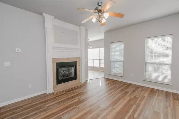 3600 S Tower Cir, Fayetteville, AR 72704