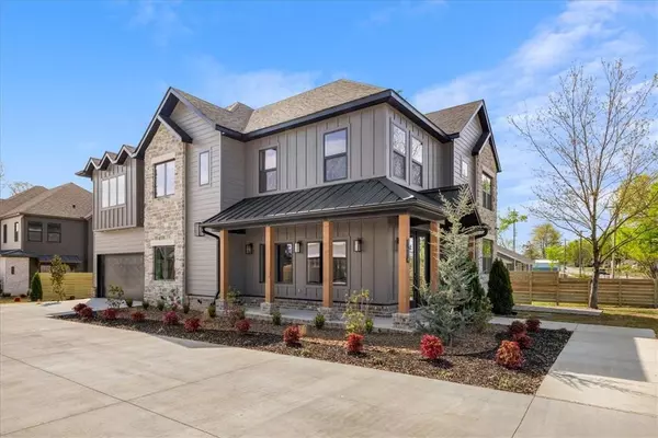 1310 Bella Vista Rd, Bentonville, AR 72712