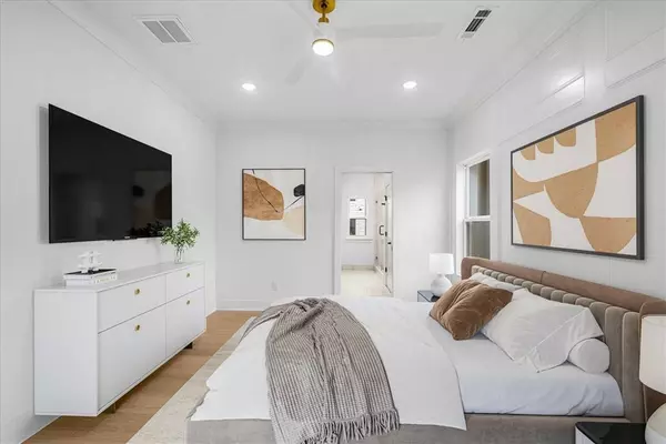 1310 Bella Vista Rd, Bentonville, AR 72712