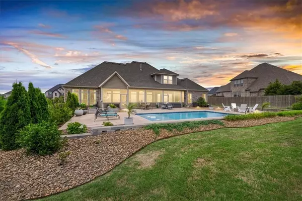 206 Torrance Dr, Cave Springs, AR 72718