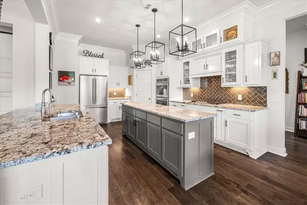 206 Torrance Dr, Cave Springs, AR 72718