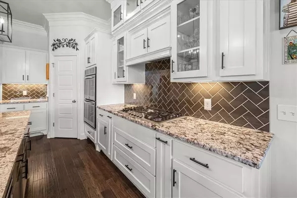 206 Torrance Dr, Cave Springs, AR 72718