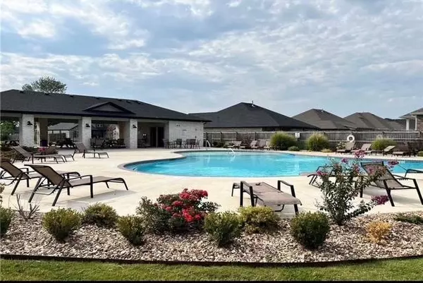 65 E Loveland Loop, Farmington, AR 72730