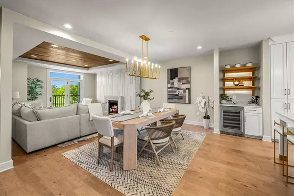 3923 S Champions Drive, Rogers, AR 72758