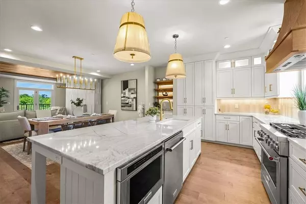 3923 S Champions Drive, Rogers, AR 72758