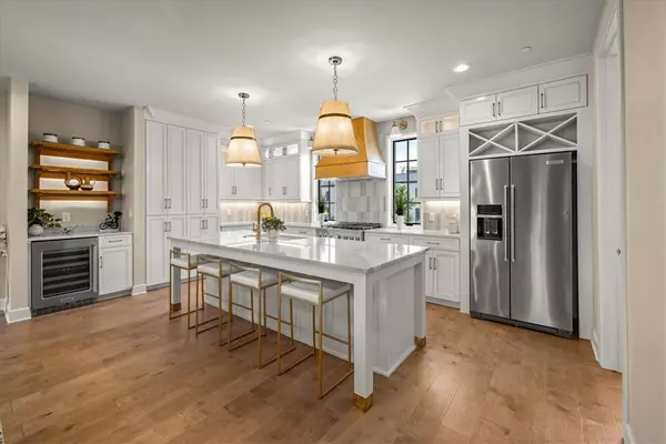 3923 S Champions Drive, Rogers, AR 72758