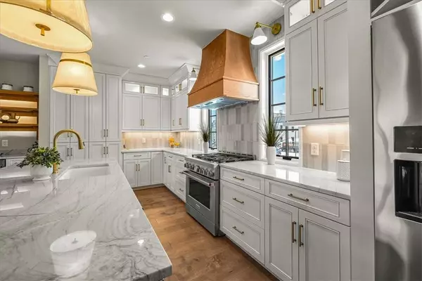 3923 S Champions Drive, Rogers, AR 72758