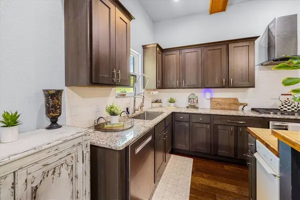 4235 W New Bridge Rd, Fayetteville, AR 72704