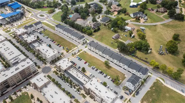 5182 W Front St, Rogers, AR 72758